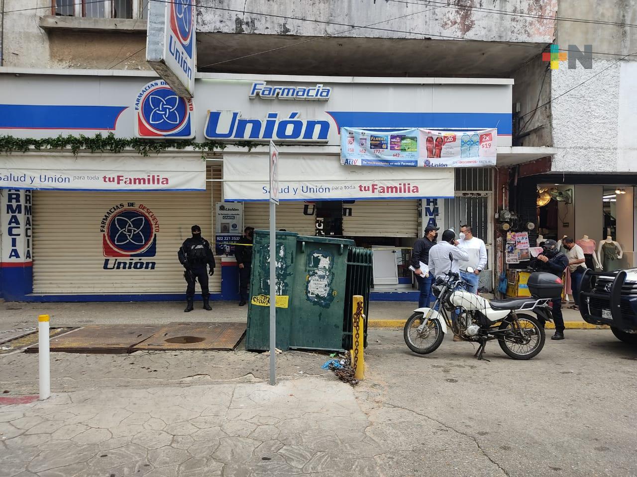 Roban en Minatitlán cajero dentro de una farmacia y en horas de atención