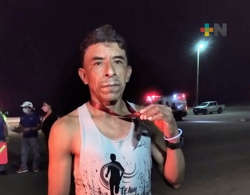 Alina Gutiérrez y Valente Domínguez ganaron carrera atlética «Corre la Milla» Coatzacoalcos