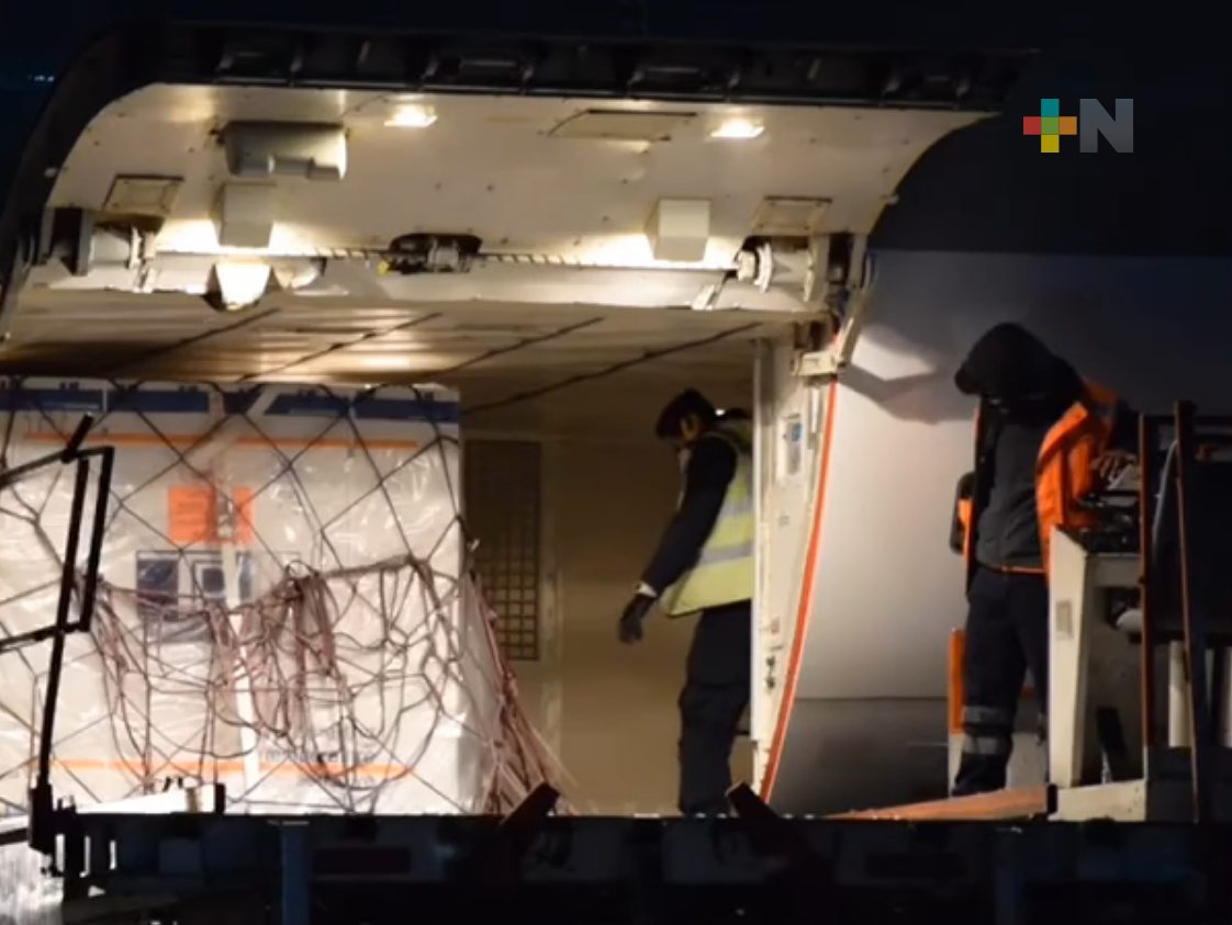 Arriban al país un millón 160 mil vacunas envasadas de AstraZeneca