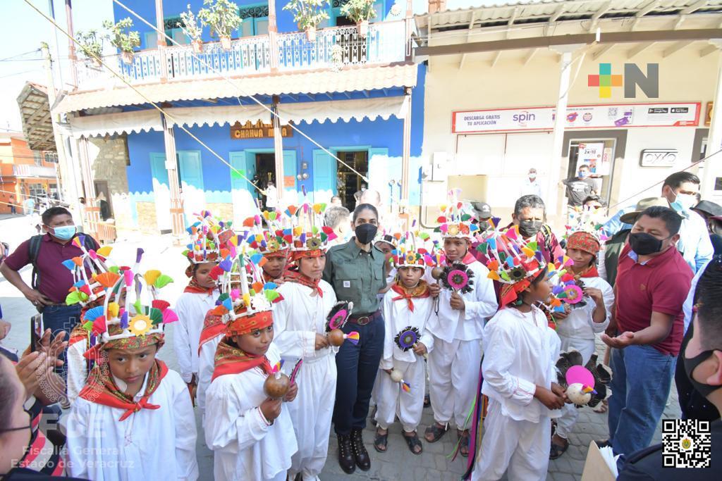 Acude Fiscal a entrega de actas de nacimiento extemporáneas