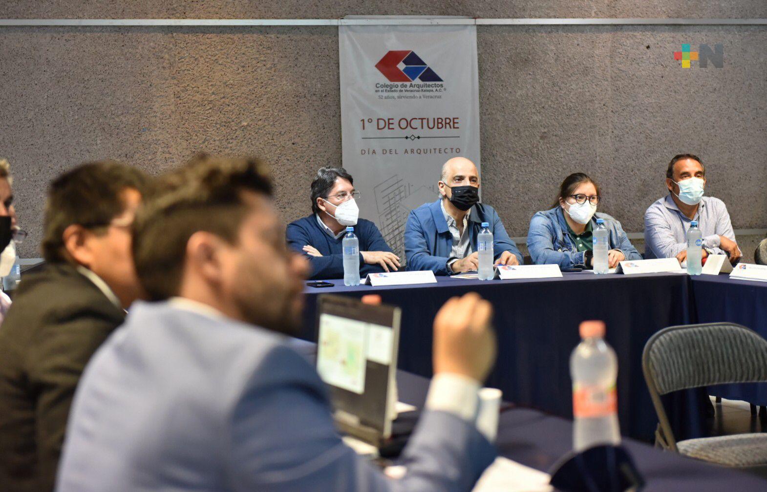 Trabajarán Ayuntamiento y Colegio de Arquitectos por el desarrollo de Xalapa