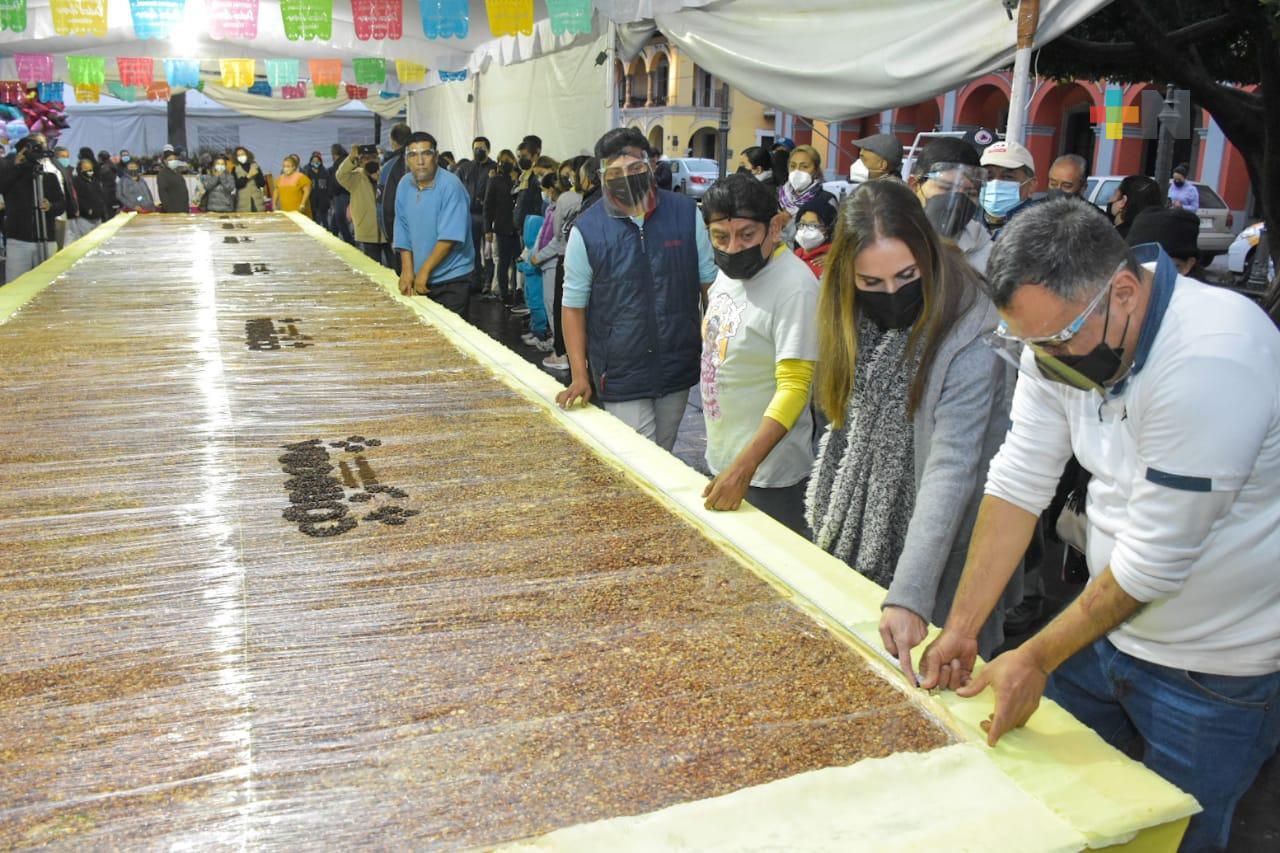 Logran artesanos cordobeses romper récord con palanqueta de más de 15 metros