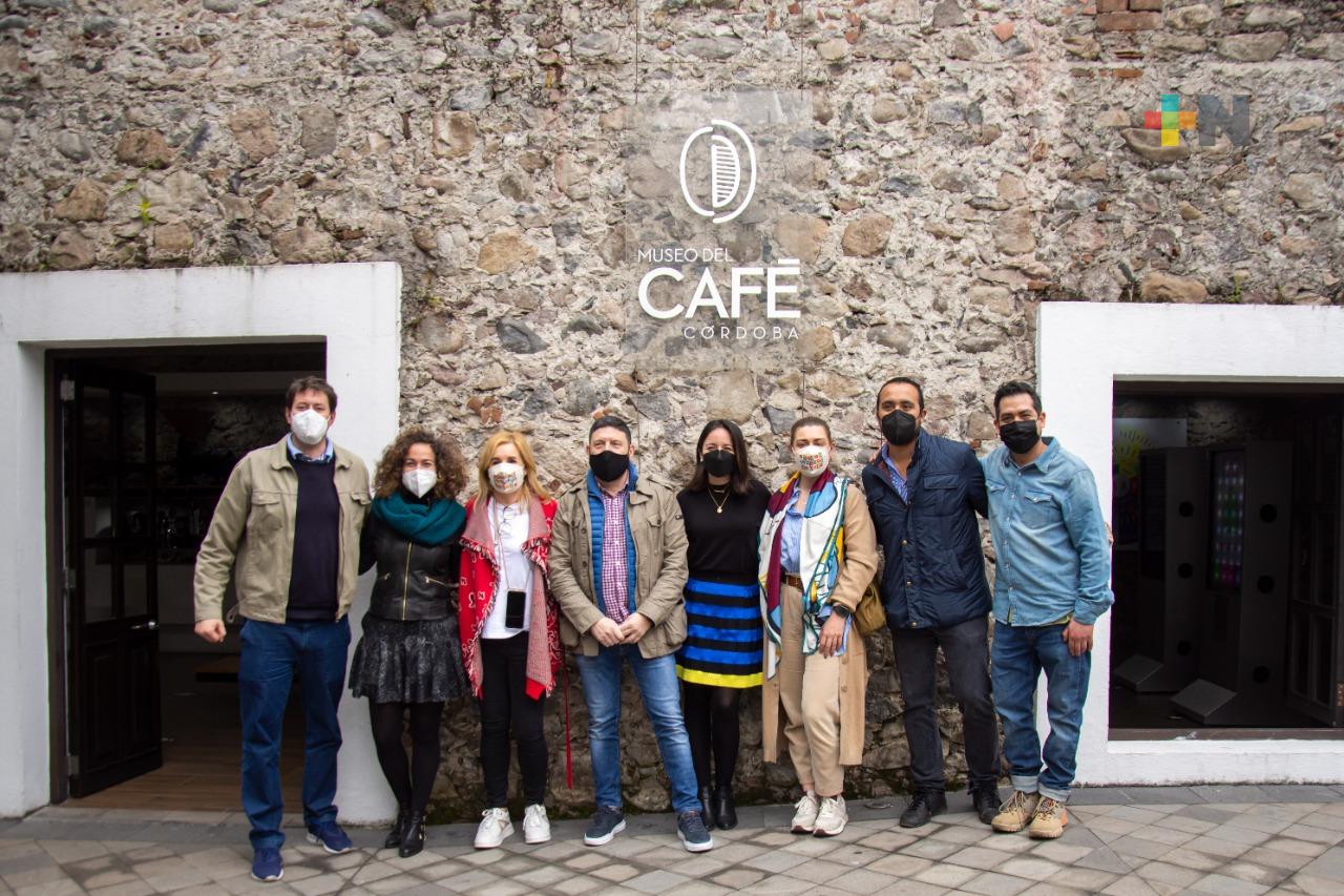 Empresarios españoles visitan la «Sierra del Café» con interés de exportar