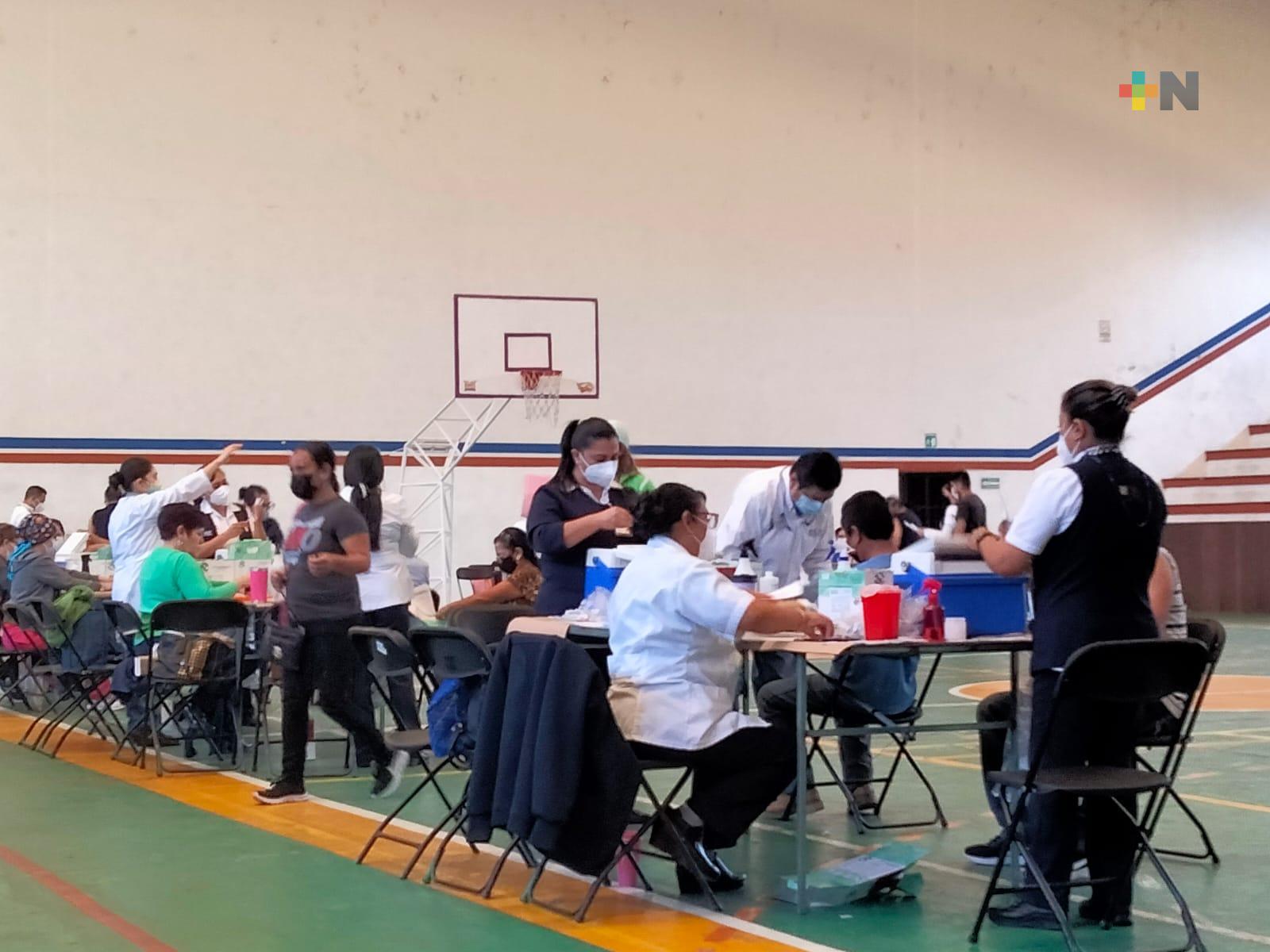 Continúa jornada de vacunación contra Covid-19 en Coatepec