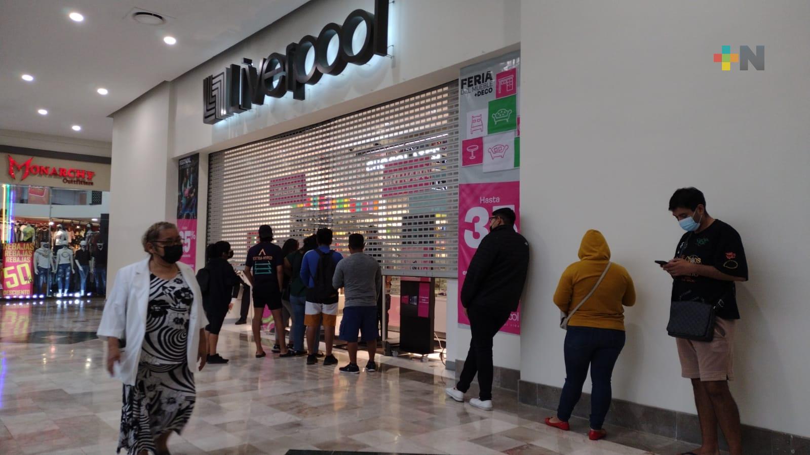 Continúan las filas para comprar entradas a conciertos de Bad Bunny en México