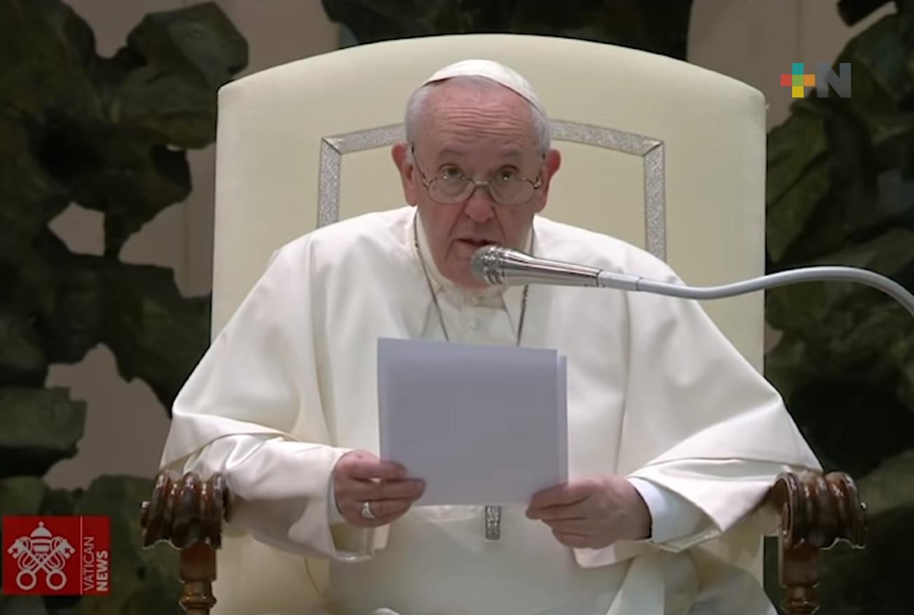 El Papa Francisco invita a orar por la paz en Ucrania