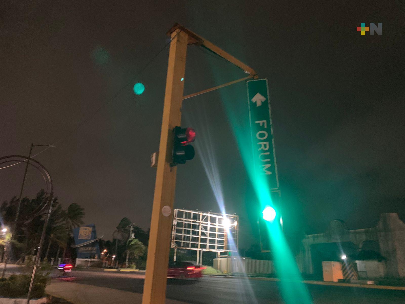 Al menos 28 semáforos dañados en Coatzacoalcos por frente frío