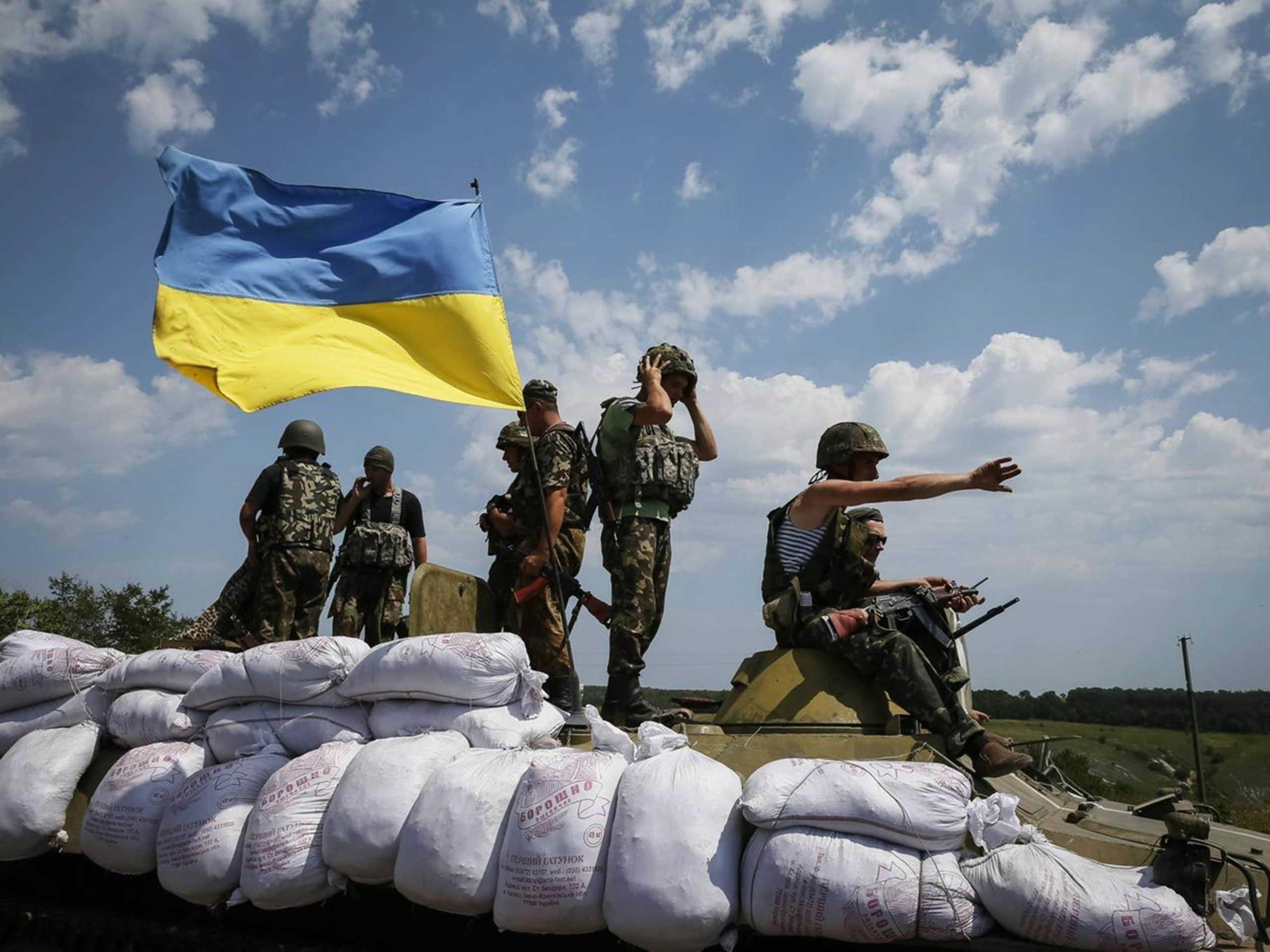 Tropas ucranianas resisten, recuperan control de ciudades al este de Kiev