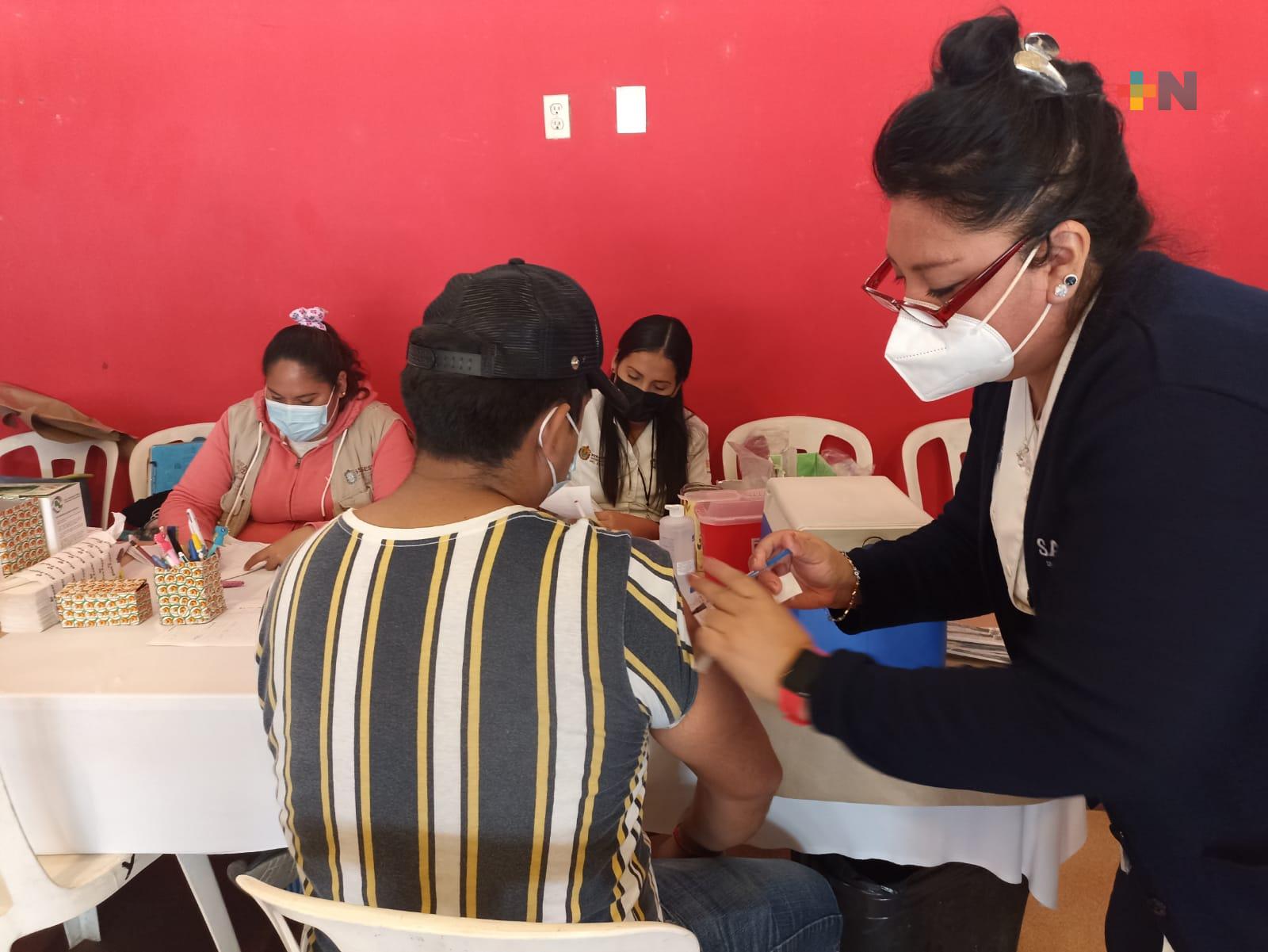 Arranca vacunación de refuerzo para mayores de 30 años en Veracruz puerto