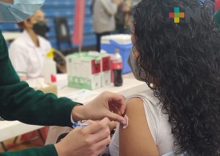 Aplicarán más de 70 mil vacunas de refuerzo antiCovid en Xalapa a mayores de 18 años
