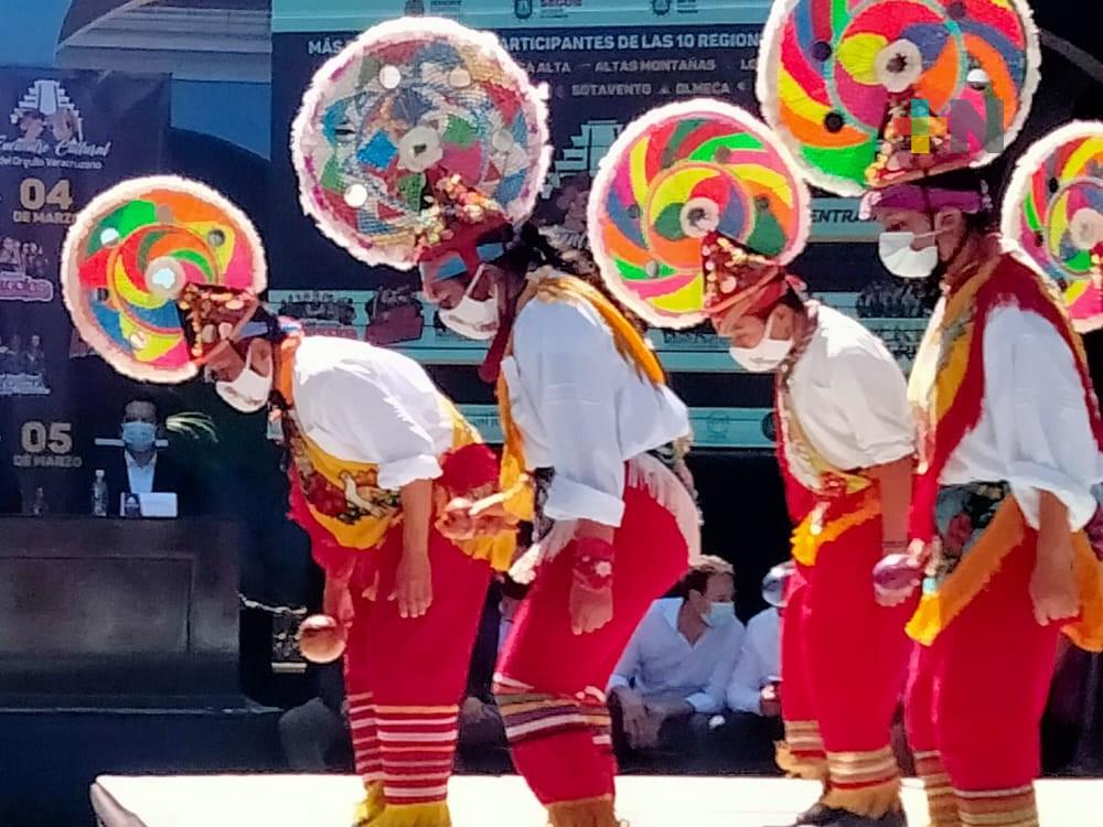 Exhortan a no usar indumentaria de voladores de Papantla en comparsas del carnaval