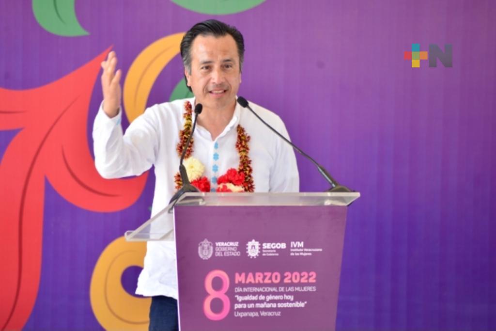 En Veracruz, se escucha la voz de la mujer indígena: Cuitláhuac García