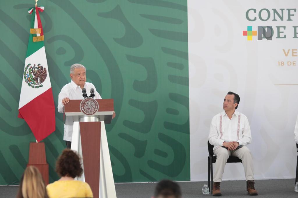 En proceso la rehabilitación de carreteras en Veracruz, son nuestro compromiso: López Obrador