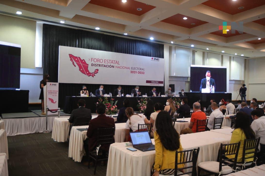 Consejero del INE realiza en Xalapa, el Foro «Distritación electoral nacional 2021-2023»