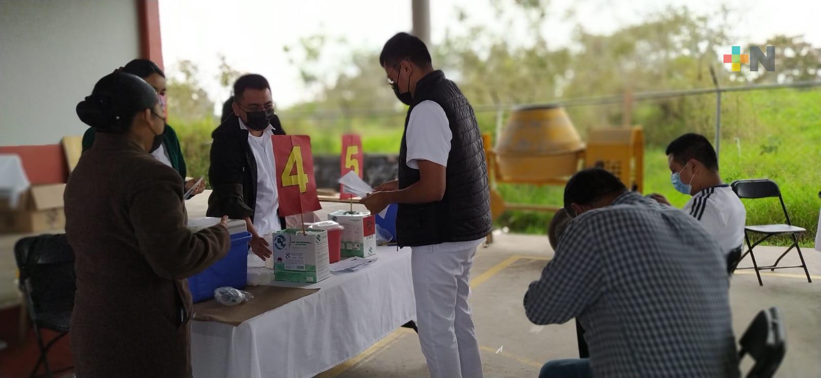 En municipio de Emiliano Zapata inició aplicación de refuerzo para personas de 18 a 29 años