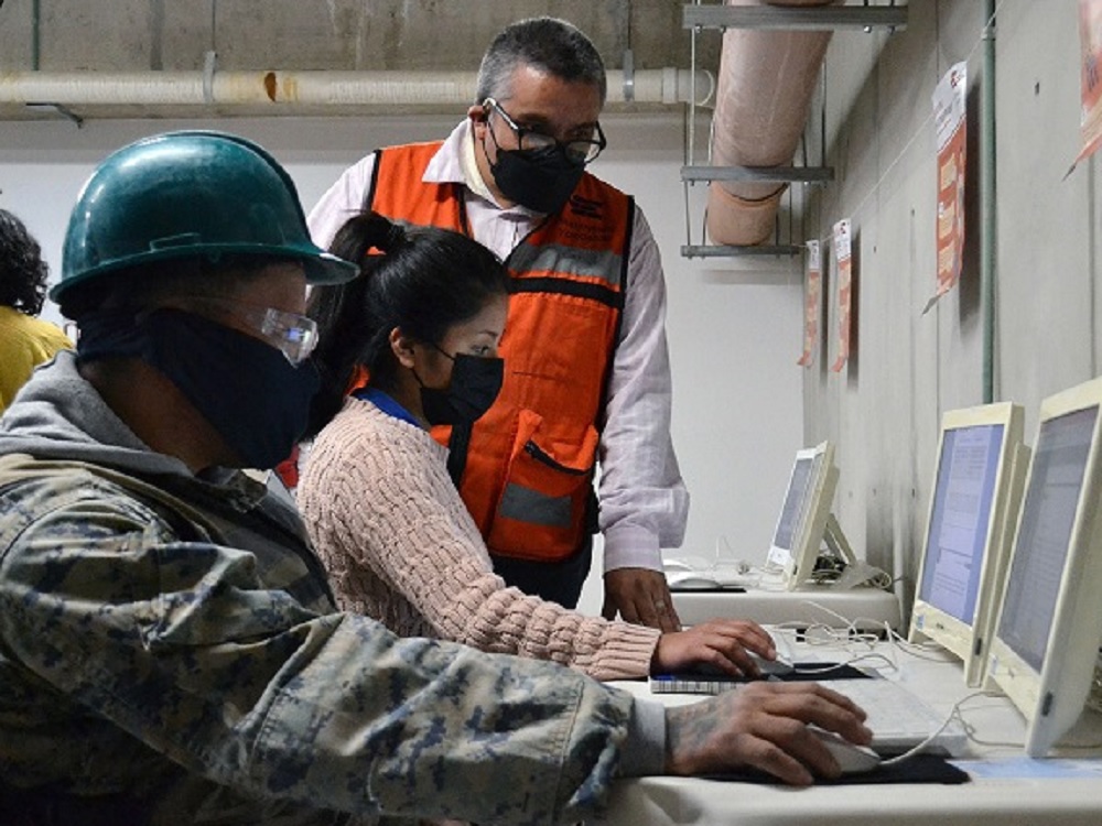 Atiende INEA a trabajadores de la construcción con servicios de alfabetización, primaria y secundaria