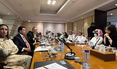 Canciller Ebrard promueve en Arabia Saudita inversiones para México