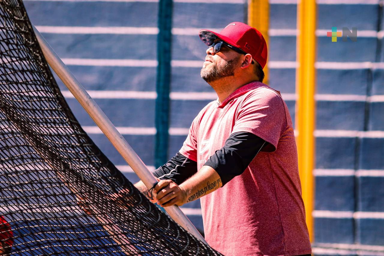 «Chato» Vázquez supervisa el bateo de El Águila de Veracruz