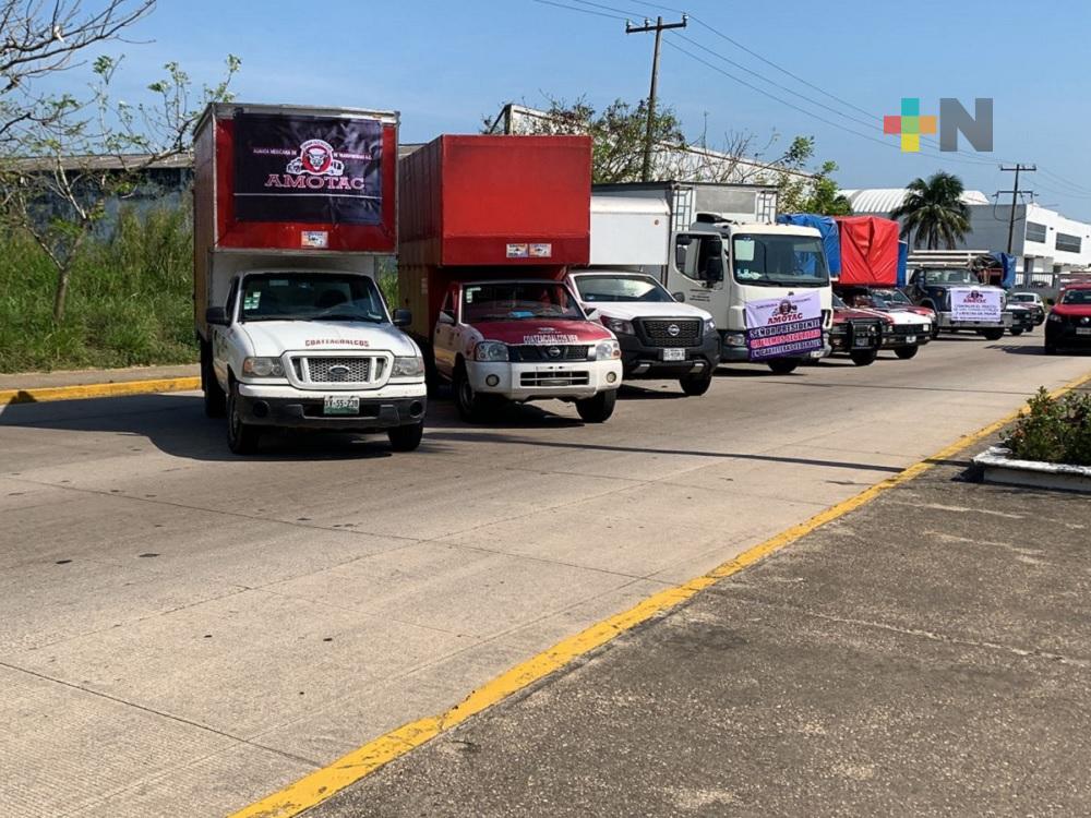 En Coatzacoalcos, Amotac también realizó manifestación