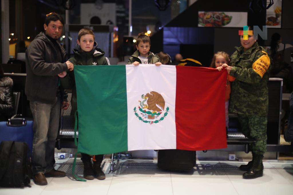 Avión de la FAM transporta segundo contingente de mexicanos, radicados en Ucrania