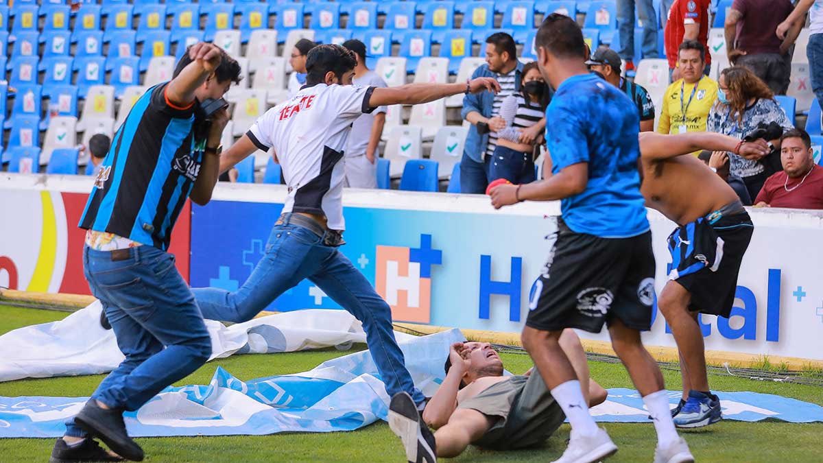 Detienen a 10 personas por posible relación en riña en partido entre Gallos y Atlas