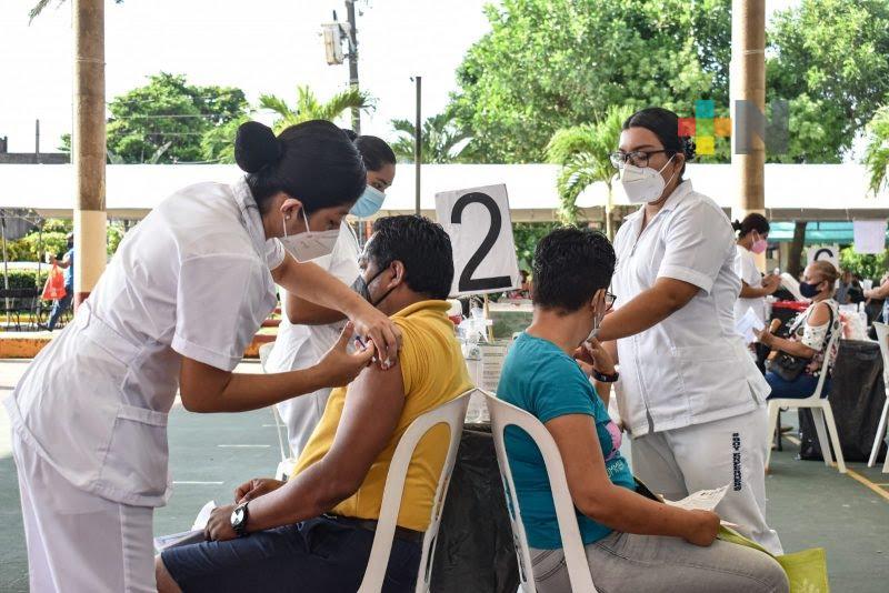 Jornada de vacunación de refuerzo antiCovid-19 en el sur de Veracruz