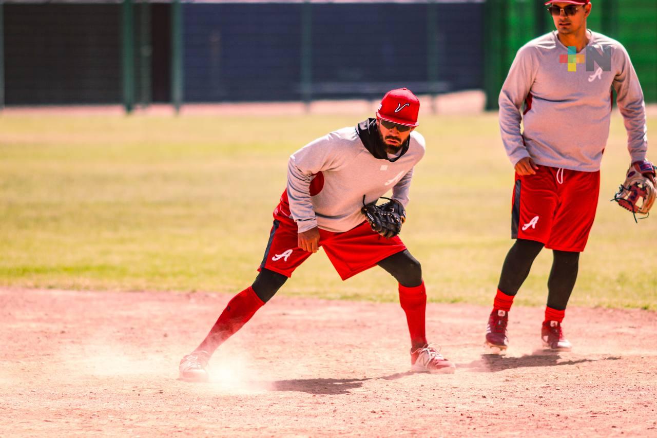 Reportó Maxwell León a pretemporada de El Águila de Veracruz