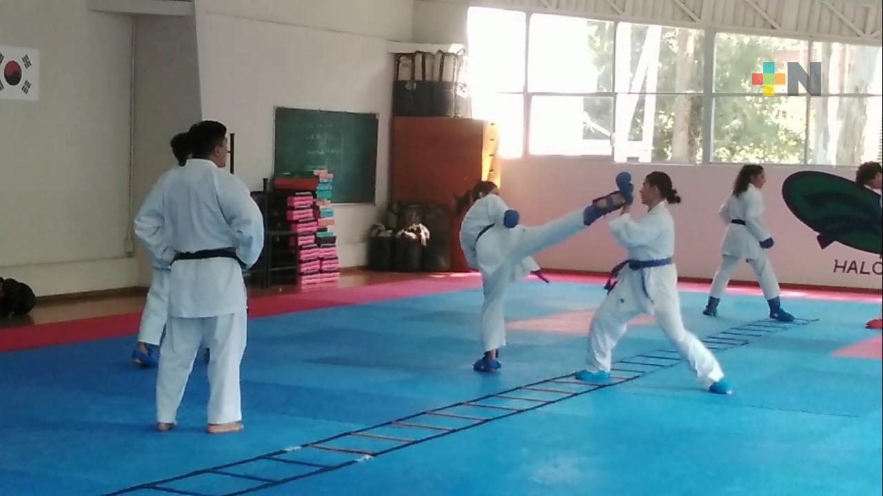 Halcones UV a clasificatorio de Karate Do rumbo a Universiada Nacional