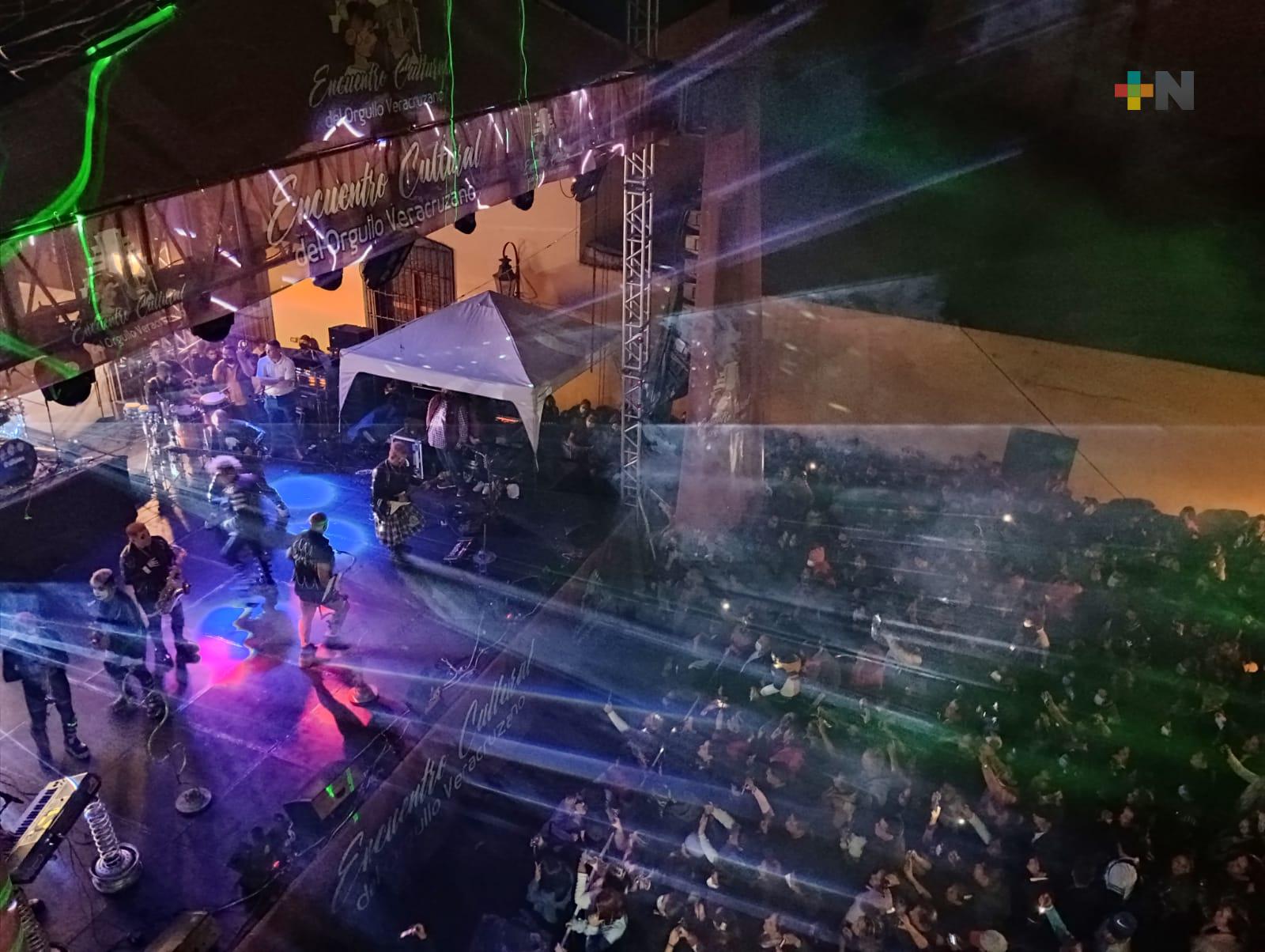 Los Súper Caracoles y Factor Cumbia llenaron de alegría el Encuentro Cultural Veracruzano