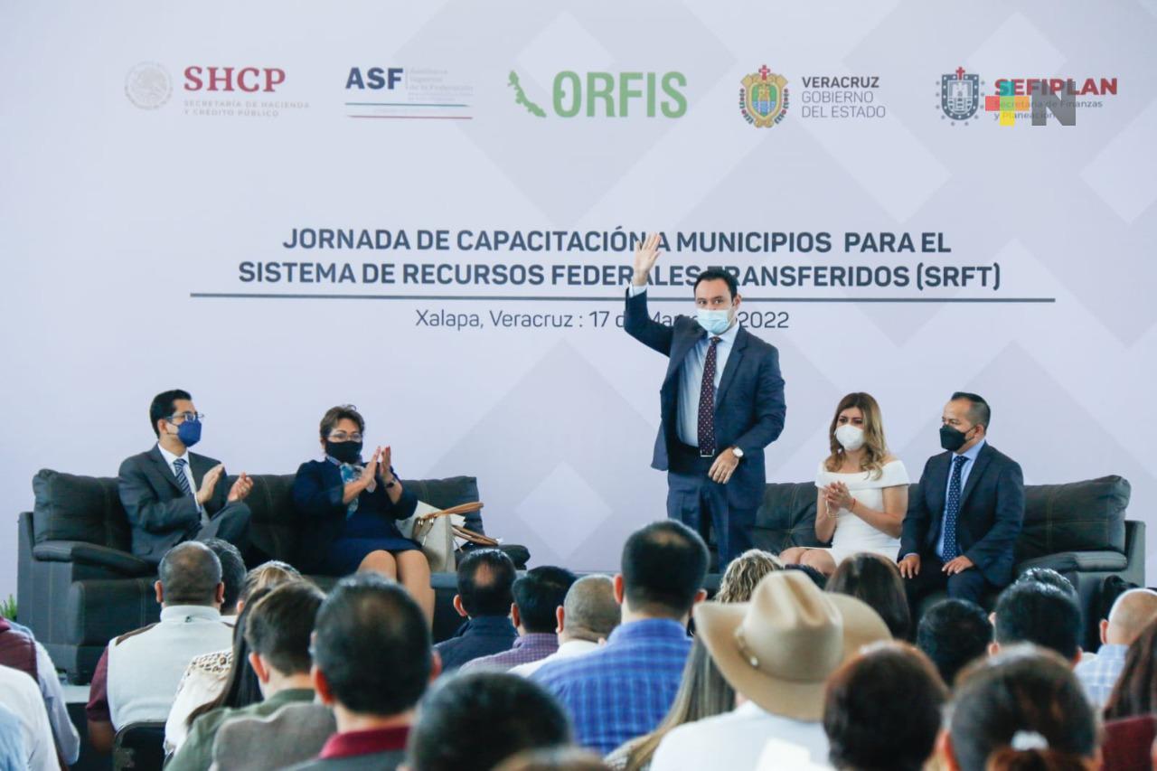 Alcaldes participan en jornada de capacitación de Sefiplan