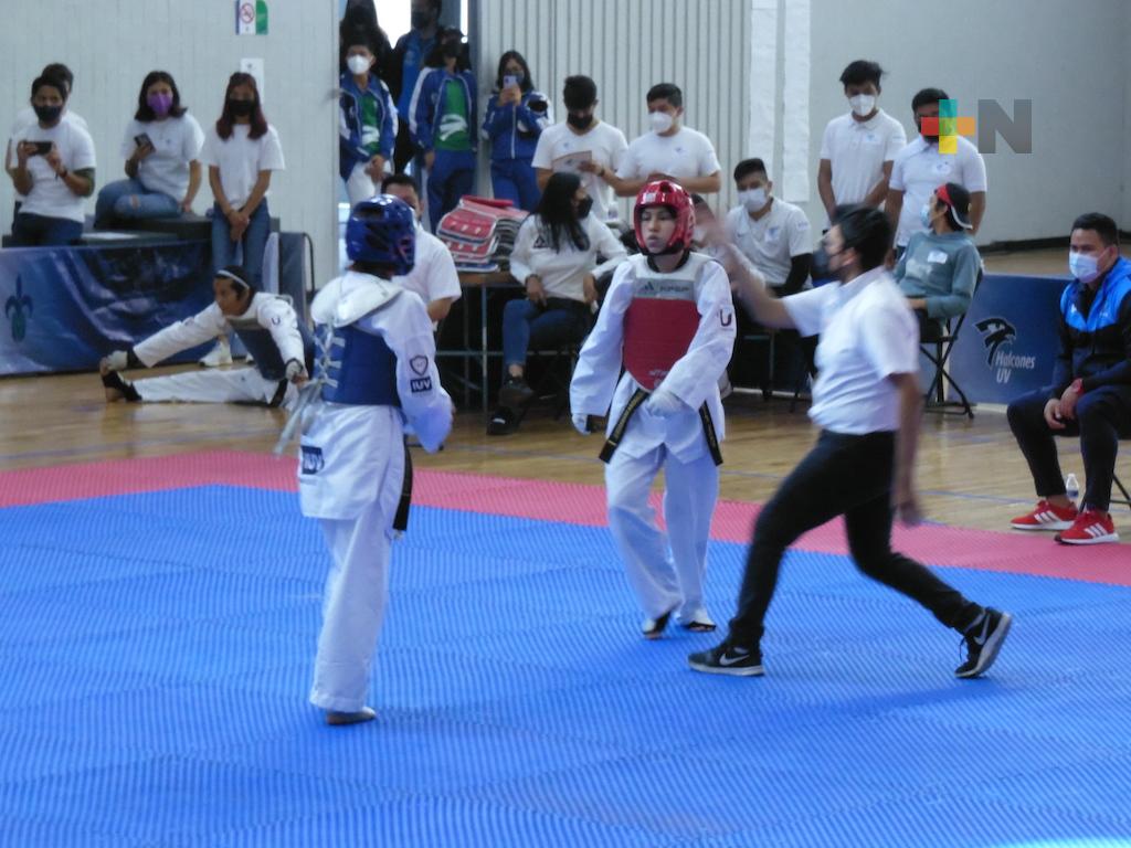 Halcones UV clasifica a 14 taekwondoines a Universiada Regional