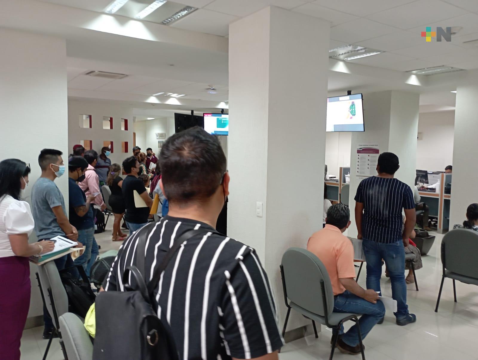 Saturadas oficinas del SAT Coatzacoalcos con miras a declaración anual