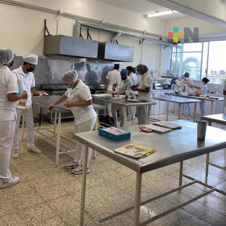 UV Veracruz comenzó el regreso gradual a clases presenciales