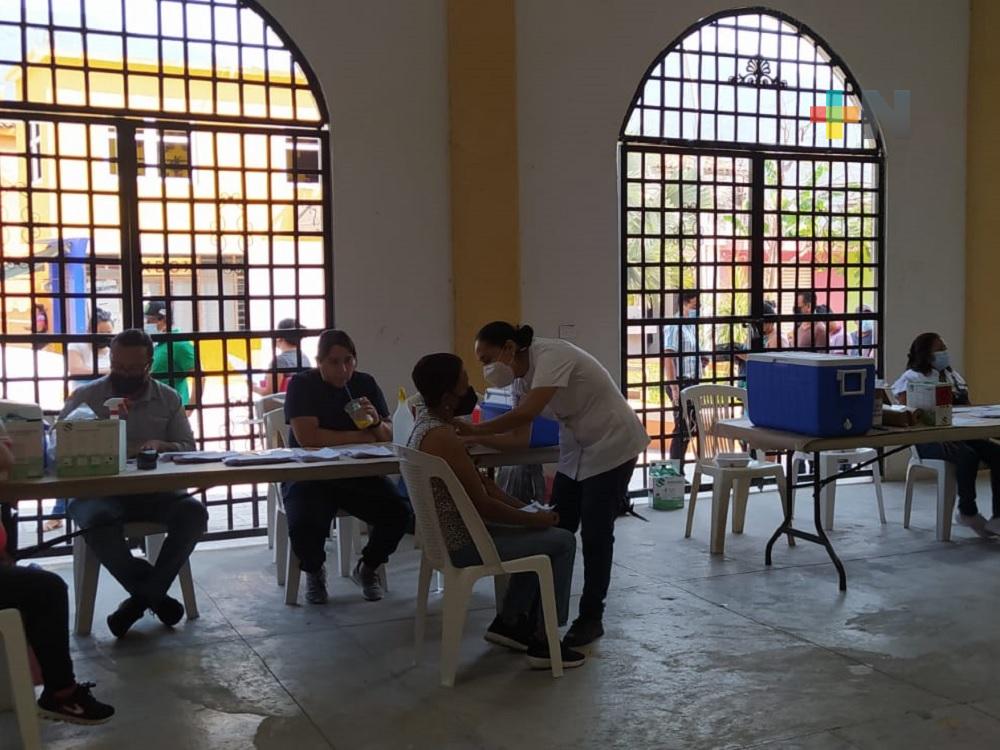 Más de 700 dosis de refuerzo fueron aplicadas en Jalcomulco