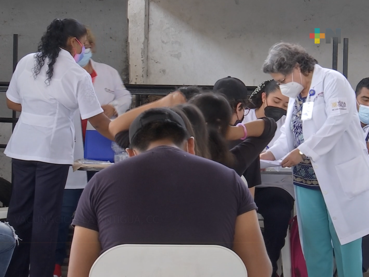 Aplican vacunación de refuerzo en municipio de La Antigua
