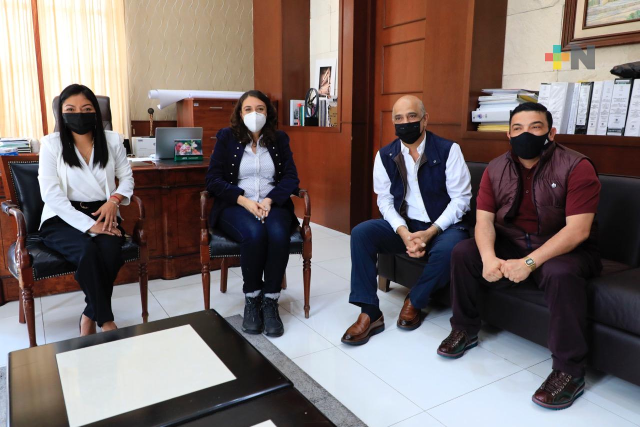 Recibe alcalde de Xalapa a titular de Protección Civil Estatal y a diputados locales