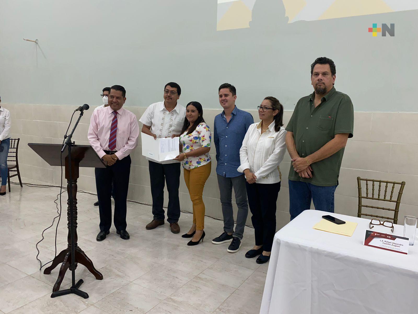 Capacitan a alcaldes en manejo de recursos públicos