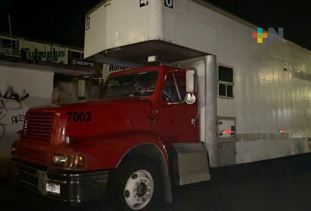 Activa SSP Código Rojo y detiene a tres por presunto robo a transportista en Xalapa