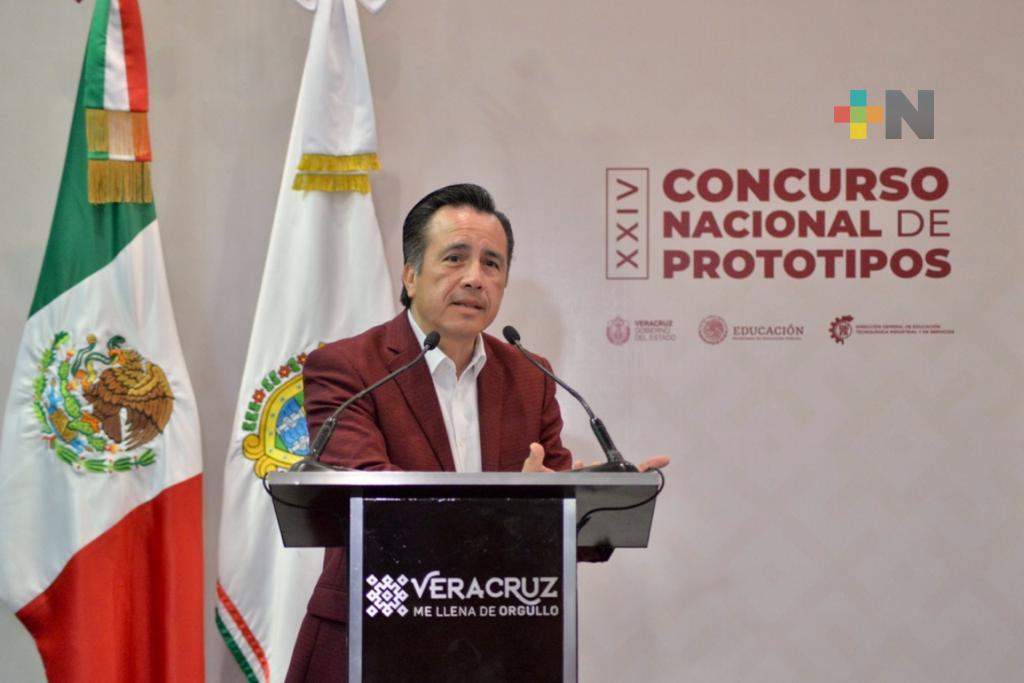 Motivamos a los jóvenes para que propongan soluciones y se desarrollen profesionalmente: Gobernador