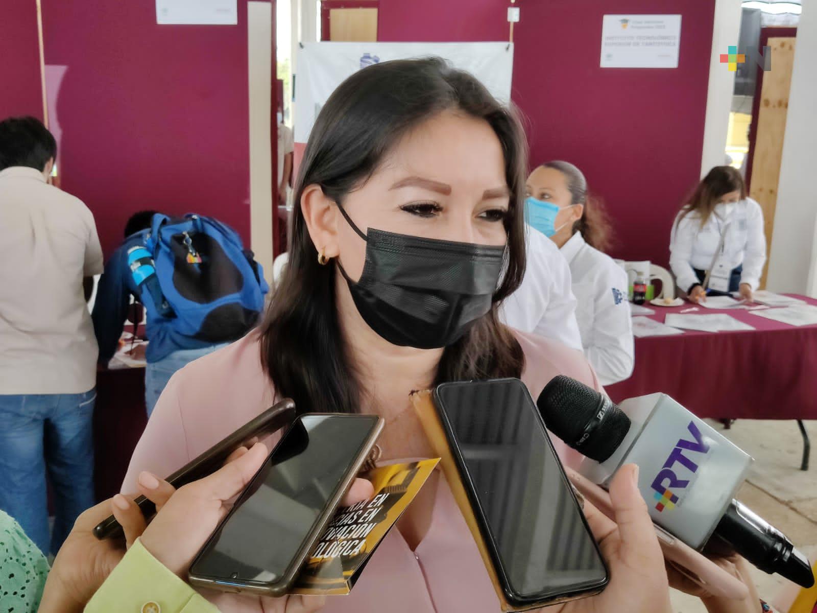 En Coatzacoalcos, 26 escuelas recibirán escrituras de sus predios