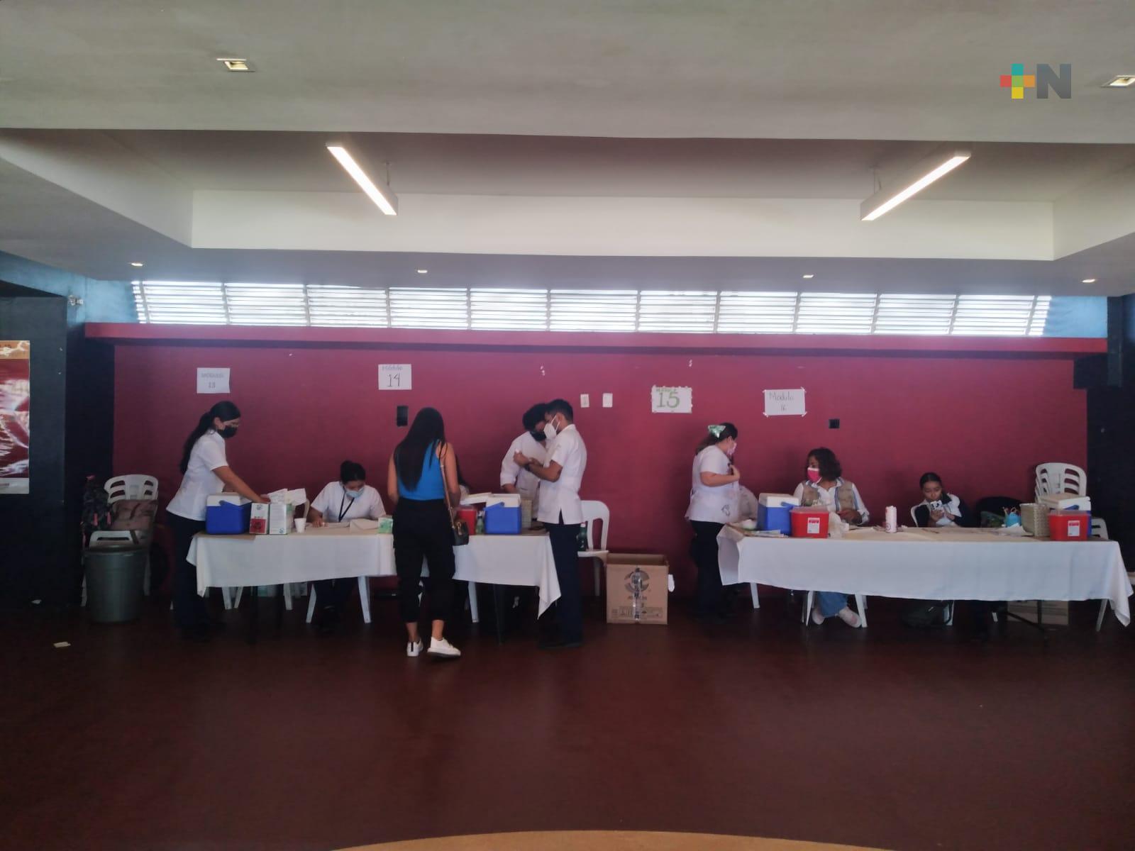 Inició aplicación de refuerzo para personas de 18 a 29 años en Boca del Río