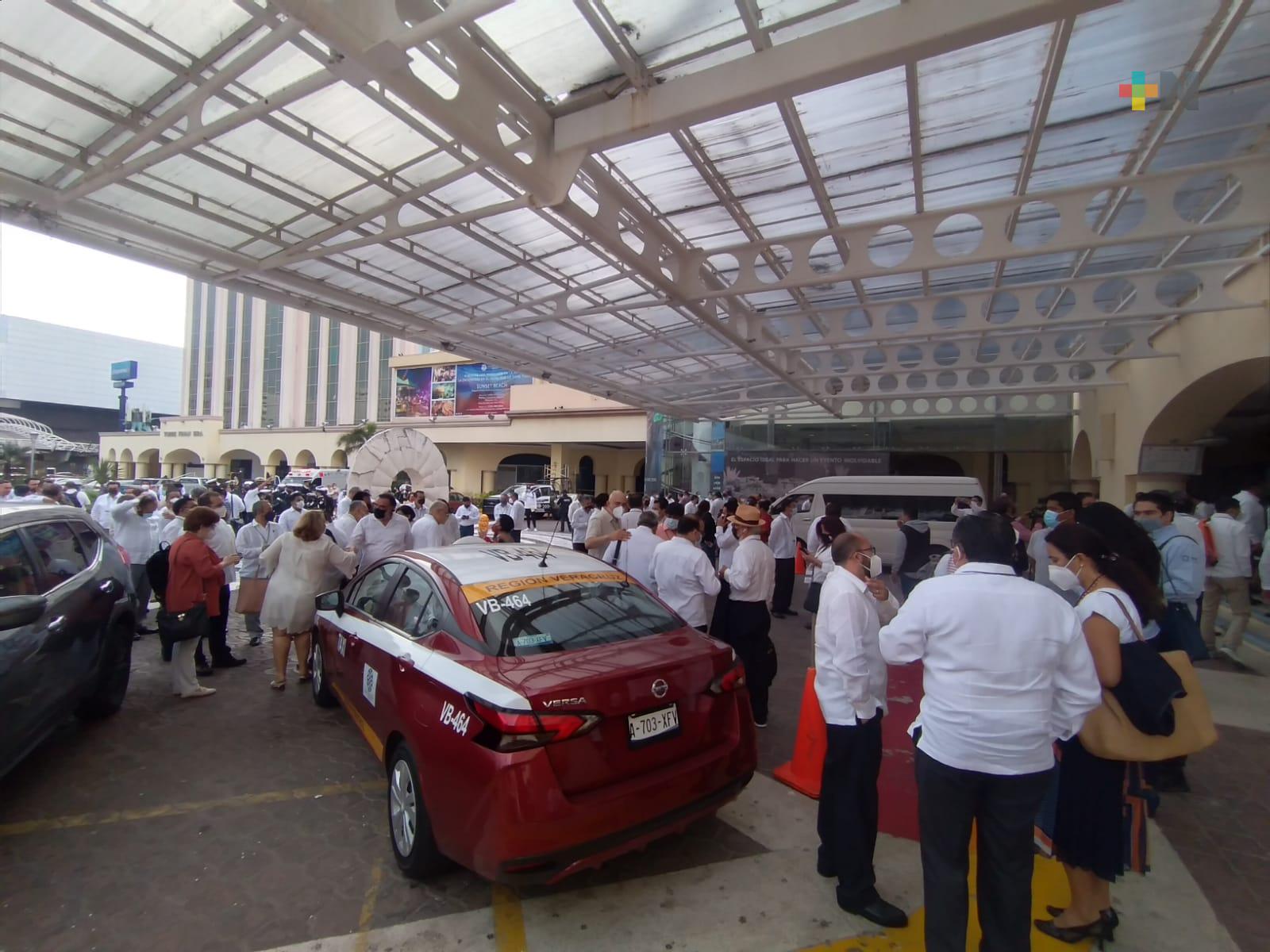 Desalojan edificios en Veracruz-Boca del Río por sismo