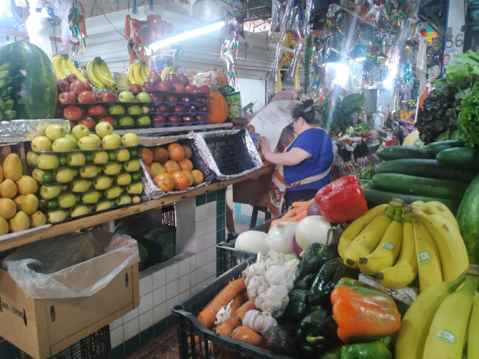 Ventas descienden en mercado Zamora de Veracruz por incremento de precios