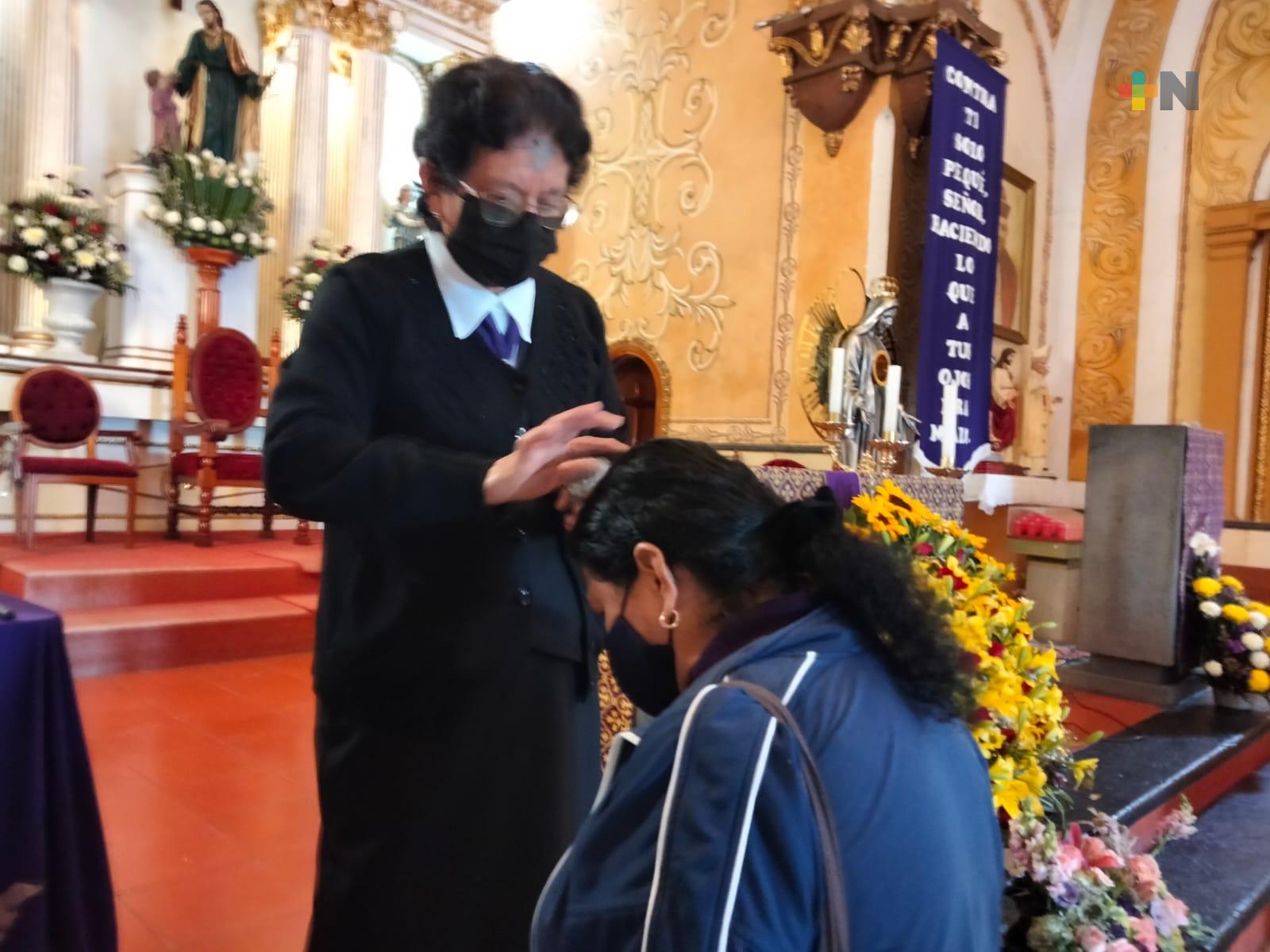 Con la imposición de ceniza inició la Cuaresma este miércoles