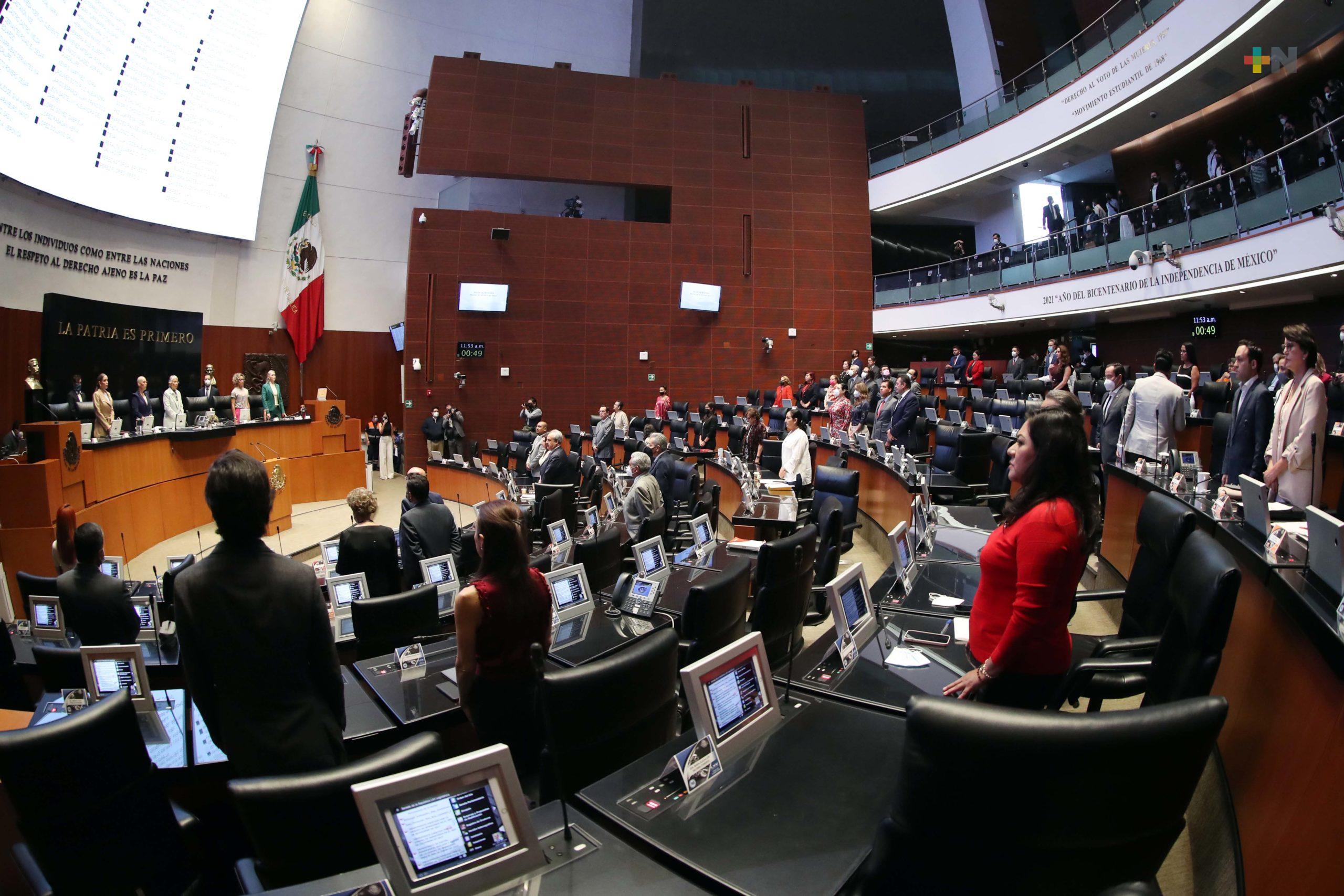 Minuto de silencio en memoria de mujeres víctimas de feminicidio