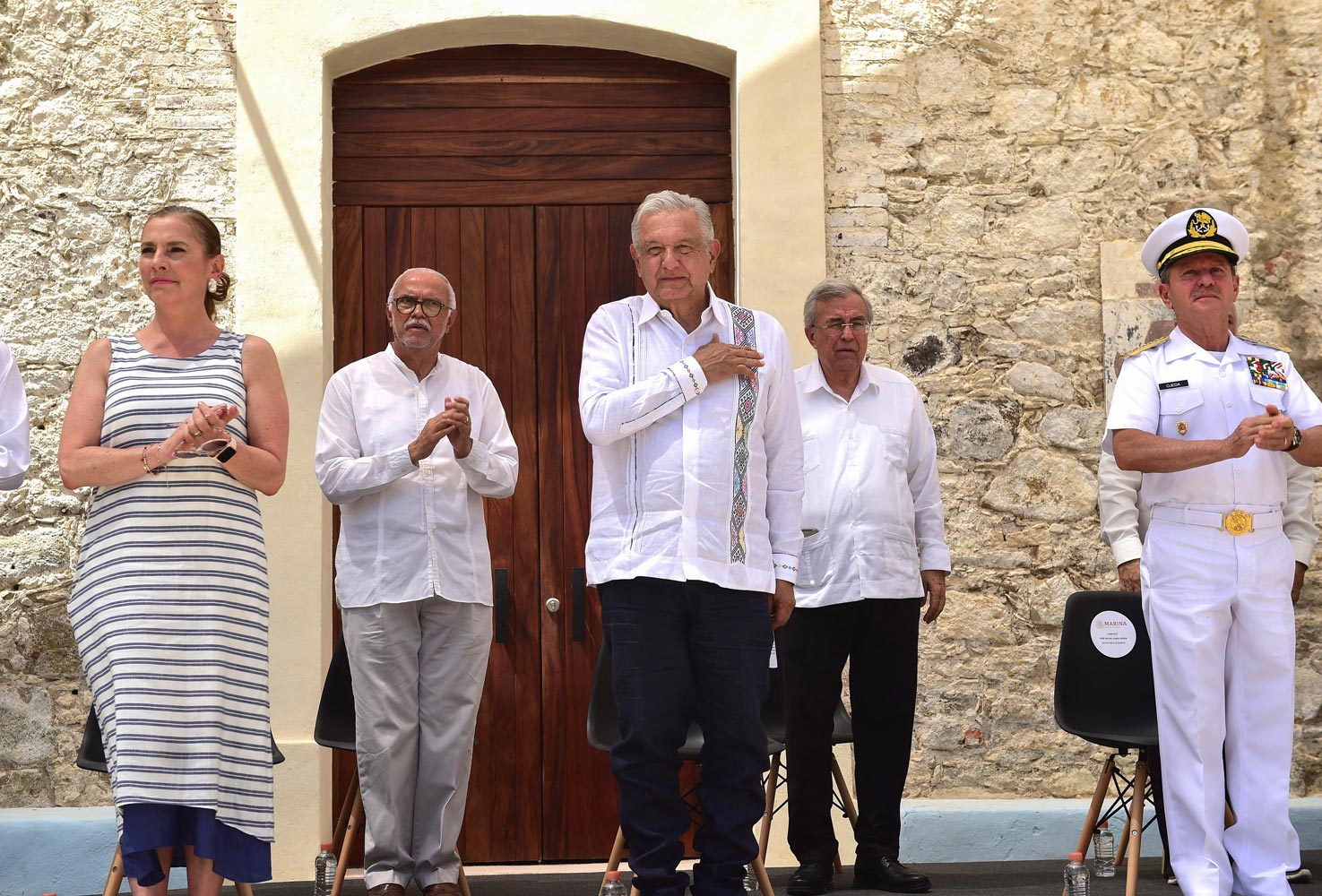 Gobierno prepara sistema de transportación aérea y marítima hacia las Islas Marías: AMLO