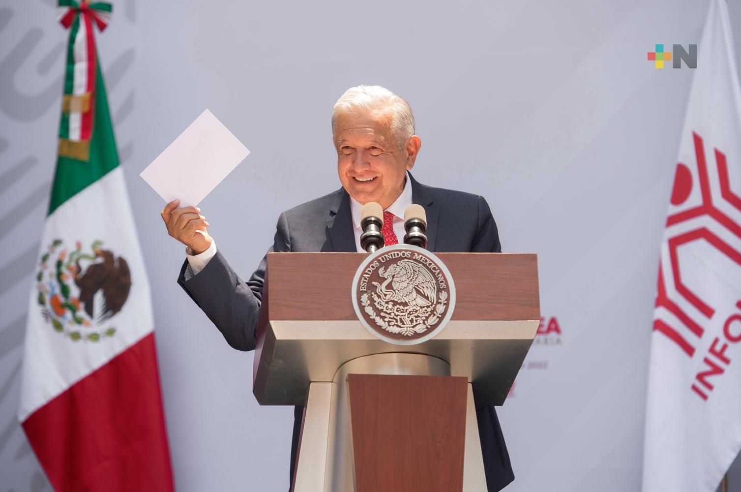 Presidente refrenda compromiso de garantizar derecho de trabajadores a vivienda digna