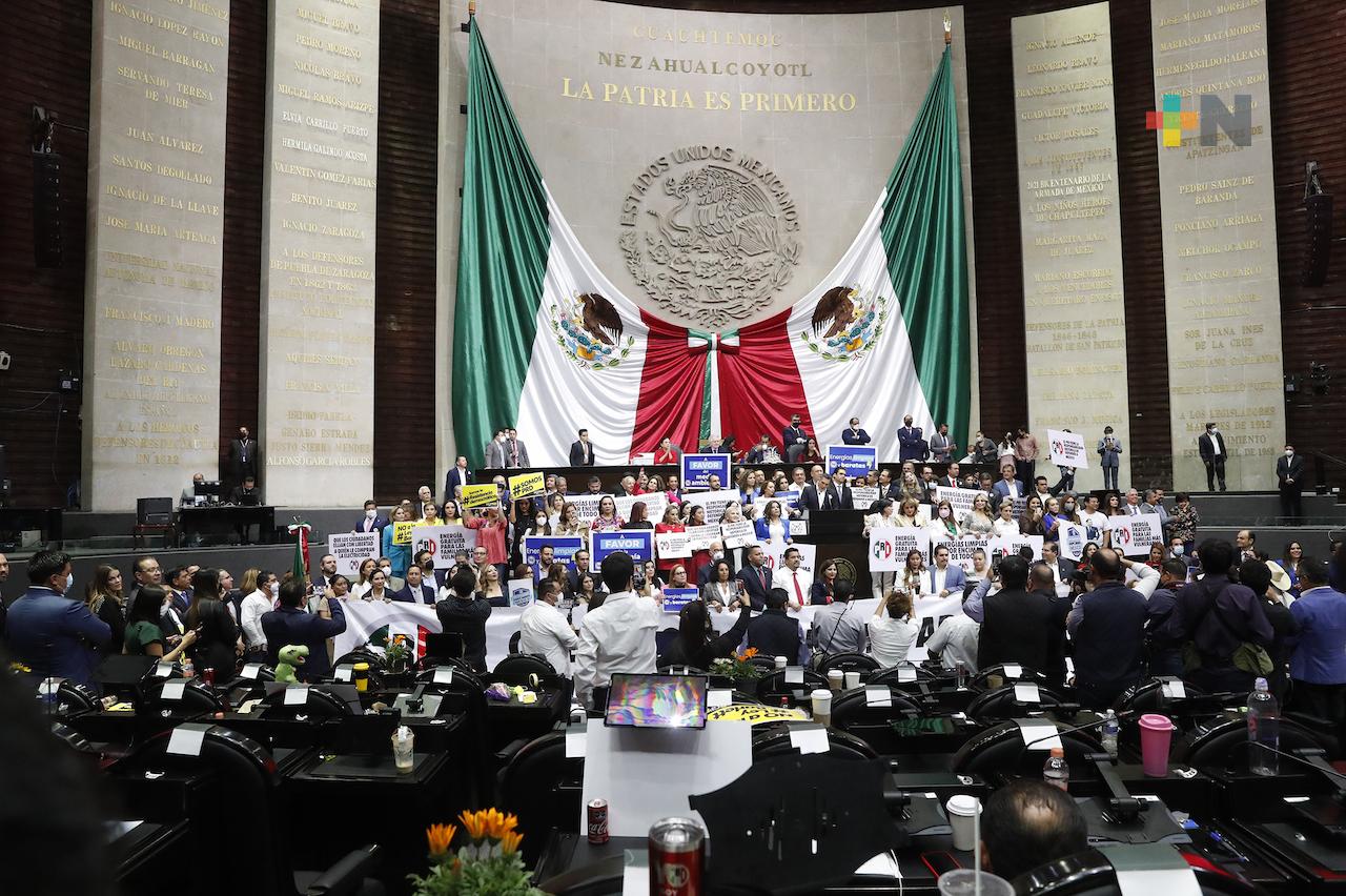 El pueblo no olvidará a los 222 diputados «traidores» al interés popular: Gobernador