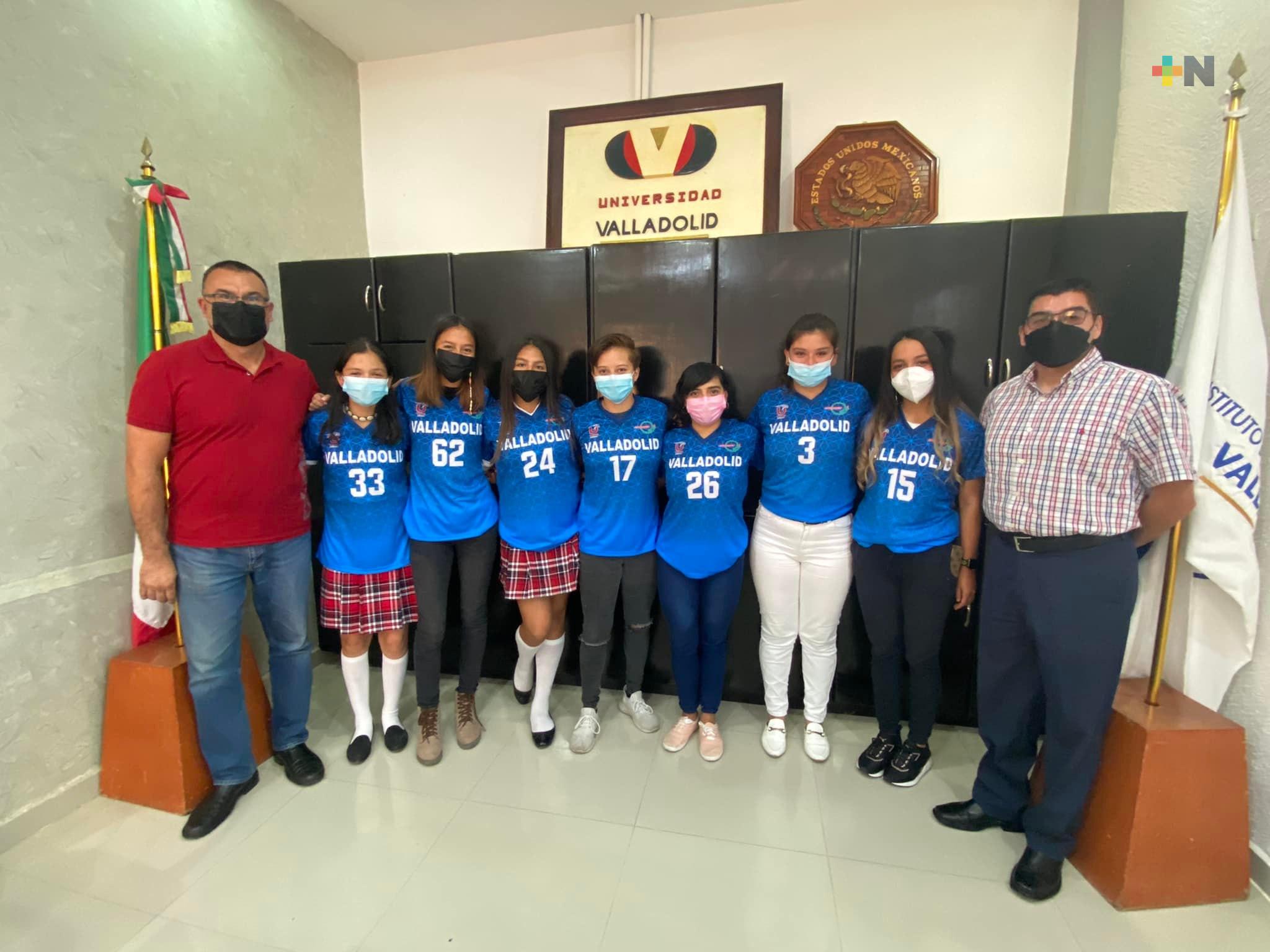 Para apoyar a sus selecciones, Universidad Valladolid realizó función de Lucha Libre