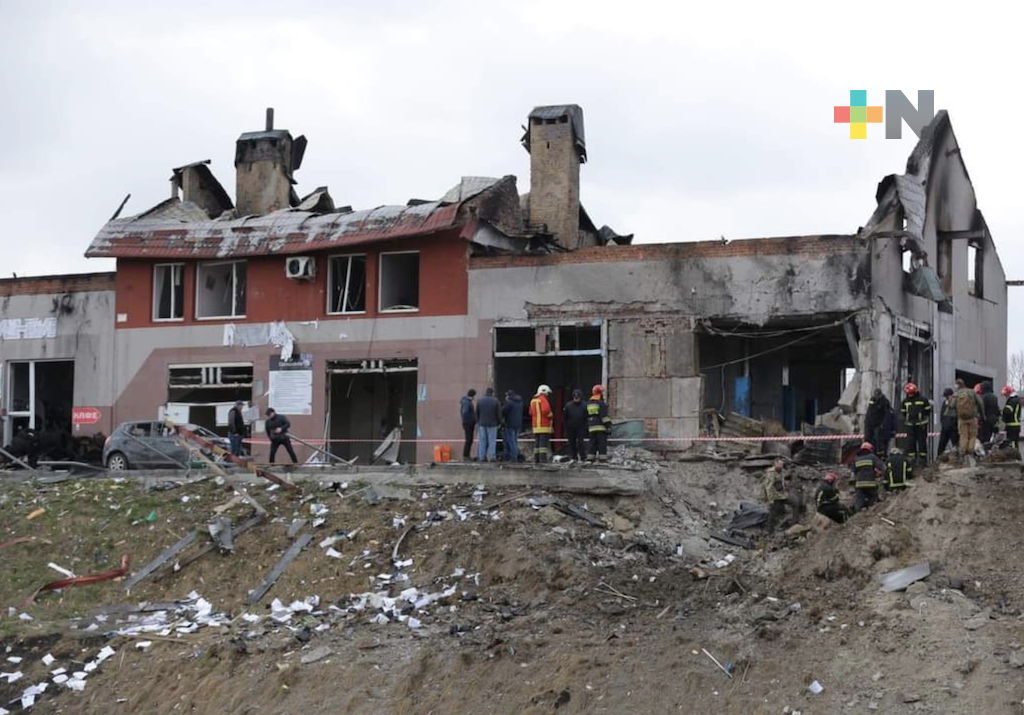 Ataque ruso deja muertos en Járkov y Leópolis, también bombardean Mykolaiv y Dnipropetrovsk